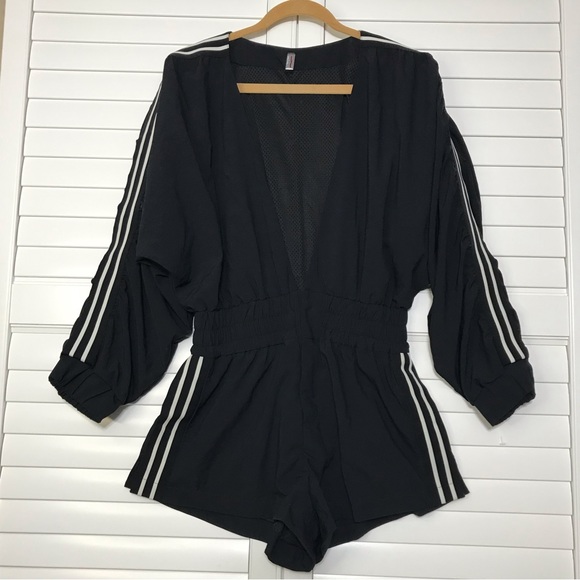 NEW Free People Movement Rory Romper Black Tracksuit Shorts Long Sleeves NWOT - Picture 3 of 10